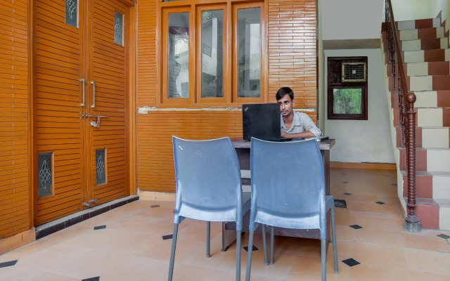 OYO Flagship 70112 Corner Guest House