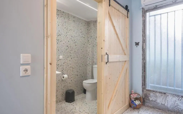 Athens Loft (for person with mobility problems)