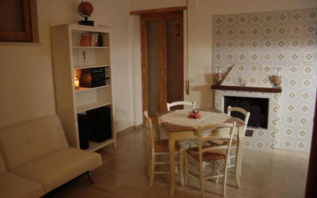 A&I Holiday House