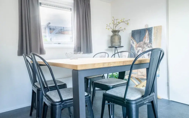 Modern Chalet Near De Veluwe National Park