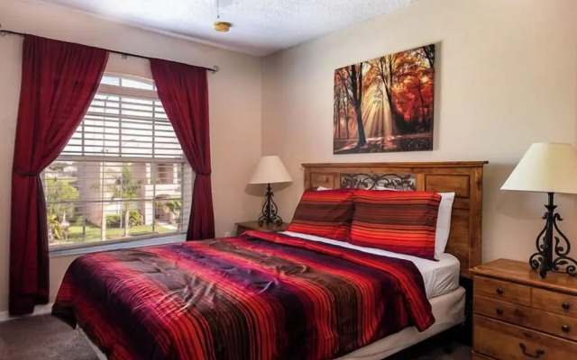 Crescent Lakes Villa