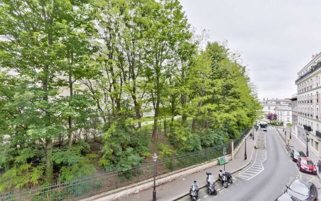 Montmartre, With an Amazing View Over Paris !