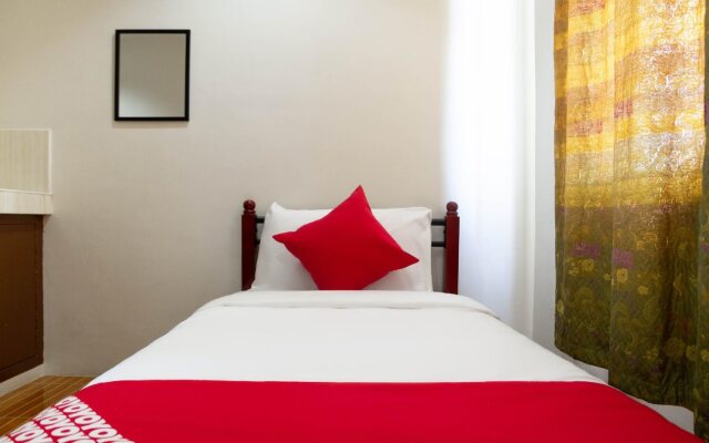 Goldentown Hotel And Residences by OYO
