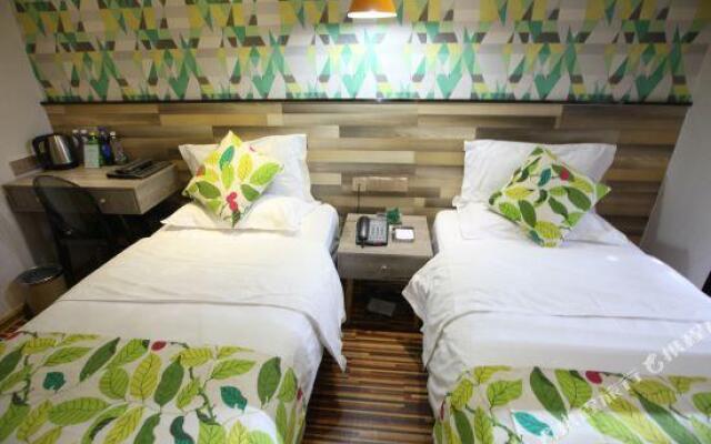 Plateau Impression Hotel (Xining Dongguan Dasi Mojia Street)