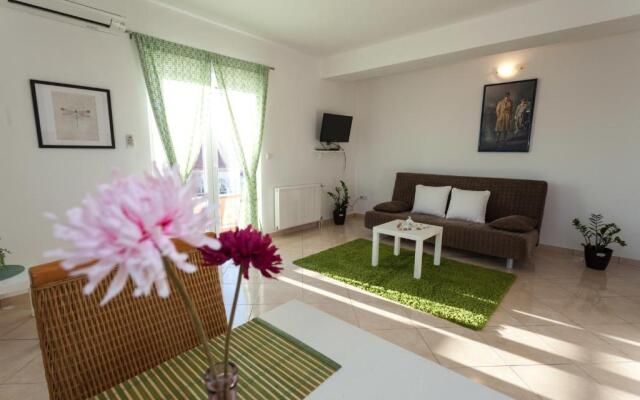 Apartments Lara & Luka