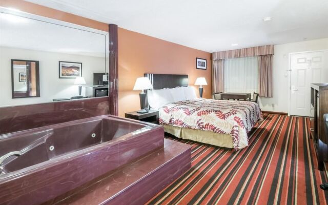 Days Inn & Suites Winnie