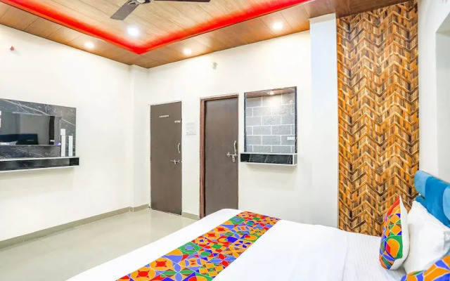 Fabhotel Universal Stay Inn