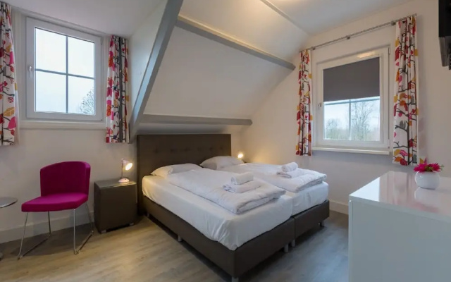 Picturesque Holiday Home in Oostkapelle near Beach