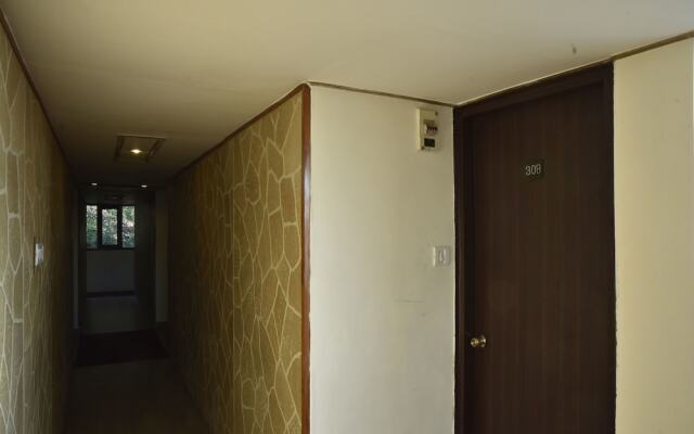 Itsy Hotels Crystal Palace Shimla With Valley View