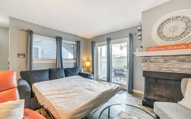 1/4 Mi to Seawall: Relaxing Galveston Condo!