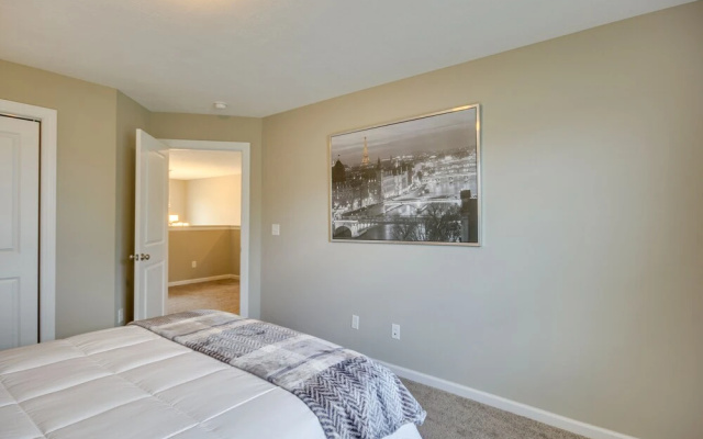 Quaint Grovetown Getaway w/ Private Hot Tub!