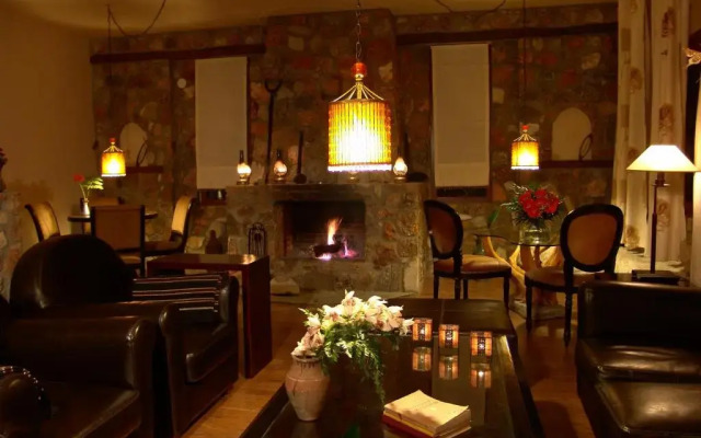 Aloni Hotel