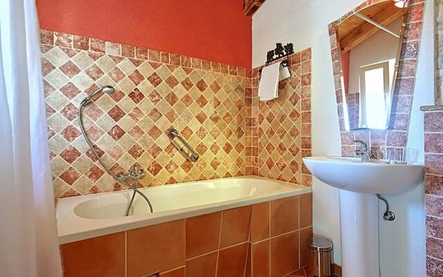Rustic Villa in Dracevac With Outdoor Pool
