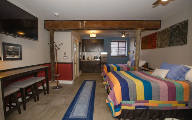 Tobacco Warehouse Inn