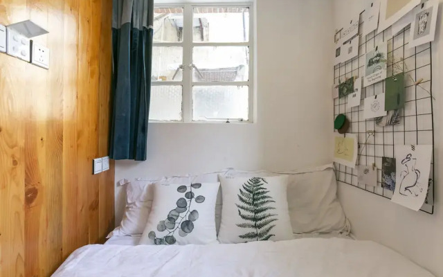 Hard Candy Apartment No.19