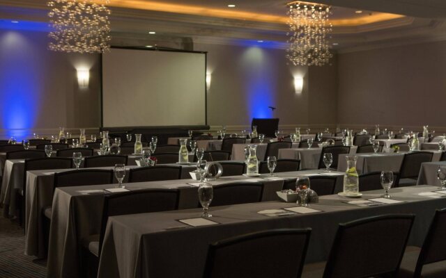 Renaissance Meadowlands Hotel