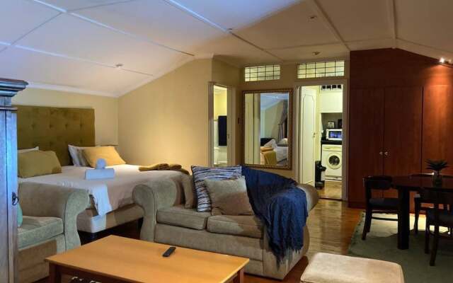 Room in Guest Room - Mash On 569 Rupert st