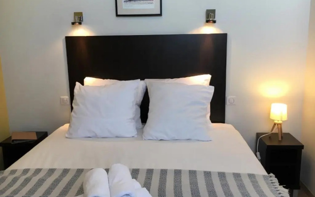 Les Bains Boyardville Hotel Et Restaurant