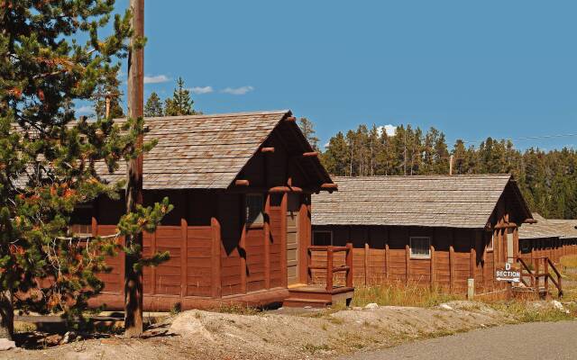 Lake Lodge Cabins - Inside the Park