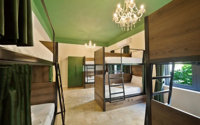 2115 Boutique Hostel