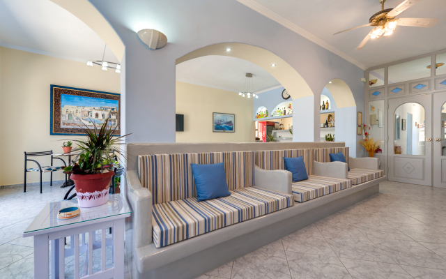 Akis Hotel