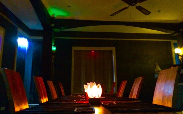 Amed Romance House