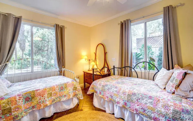 Fallbrook Vacation Rental: 3 Mi to Wineries!