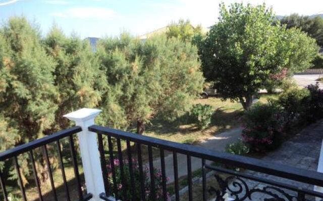 Renesis Studios & Apartments
