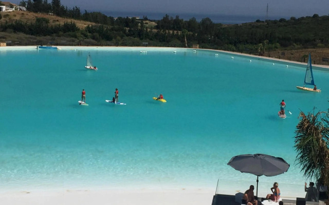 2152-Modern apt with private beach