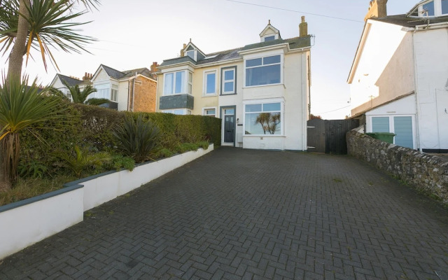 Oystercatcher House