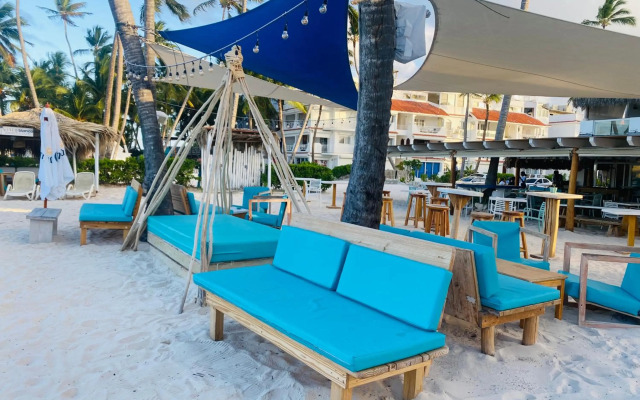 Everything Punta Cana - Pool & Beach