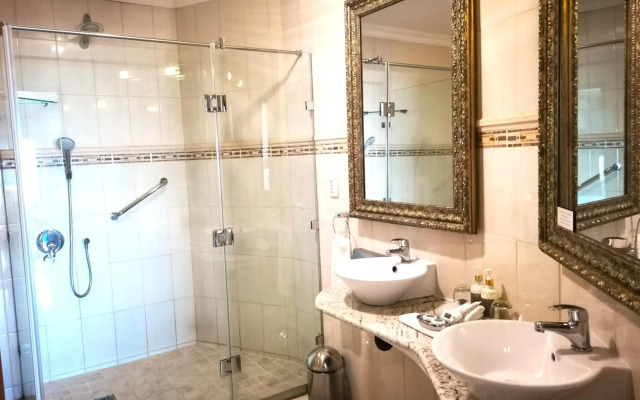 Misty Waves Boutique Hotel