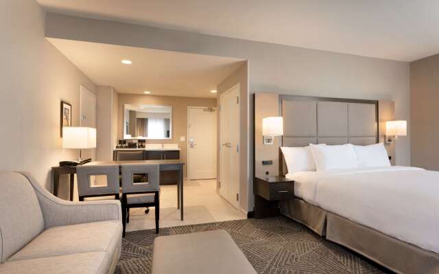 Embassy Suites by Hilton Kansas City Olathe