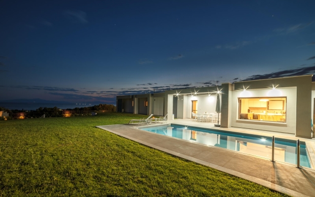 Merelia Luxury Villas - Olivia with Heated Pool