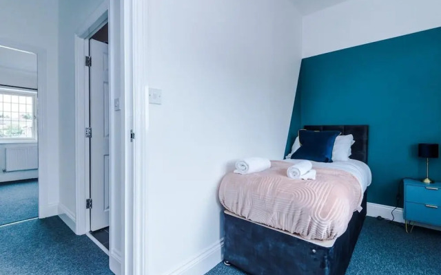 Lovely 4 Bed/ Monthly Discount/ Bottle