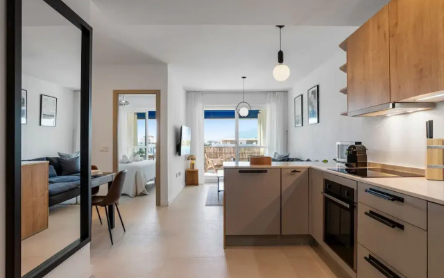 Sunny Getaway With Pool in Marbella - Ref M54