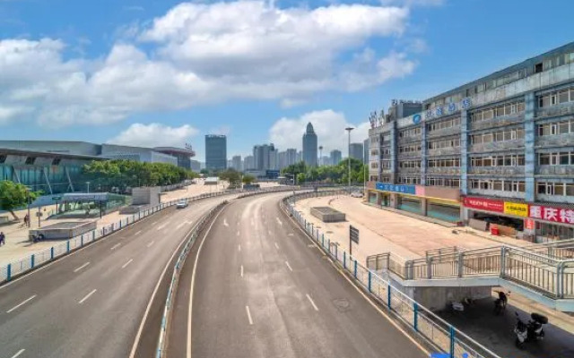 HanTing Hotel (Chongqing North Railway Station)