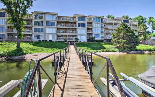 Lakefront Condo w/ Balcony in Osage Beach!
