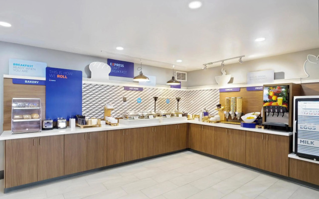 Holiday Inn Express & Suites Phoenix - Tempe by IHG
