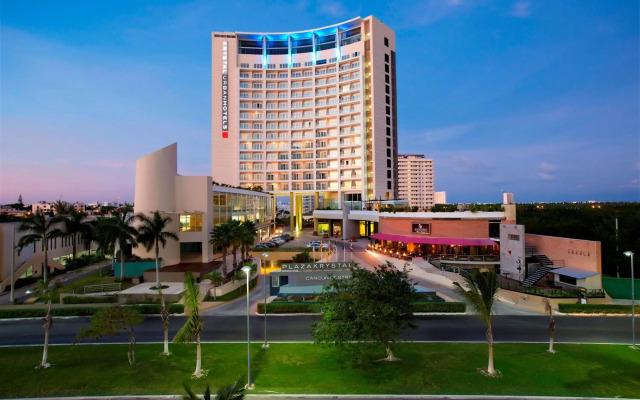 Krystal Urban Cancun & Beach Club