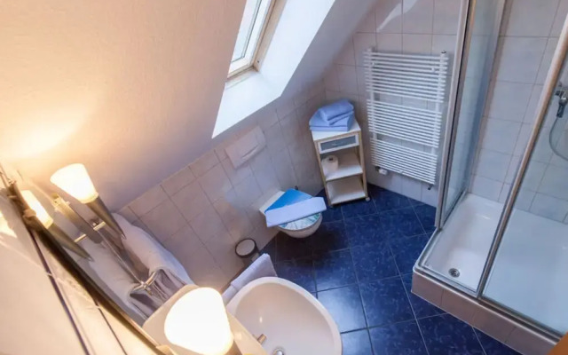 Lighthouse Modern Retreat