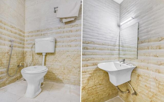 Collection O 70105 Hotel Sai Town House