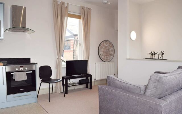 Stylish Light-filled 1 Bedroom Flat In Hammersmith