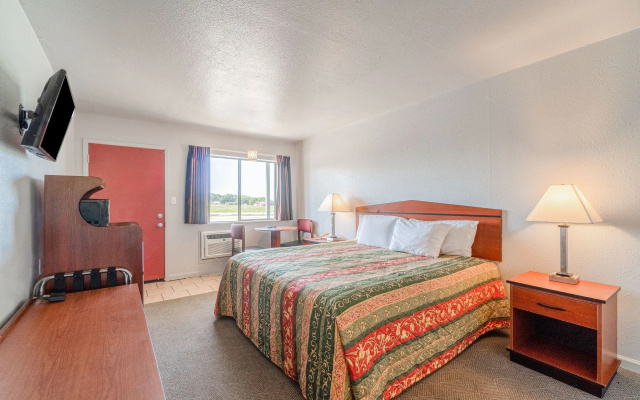 Capital O Aurora Inn Monett US 60