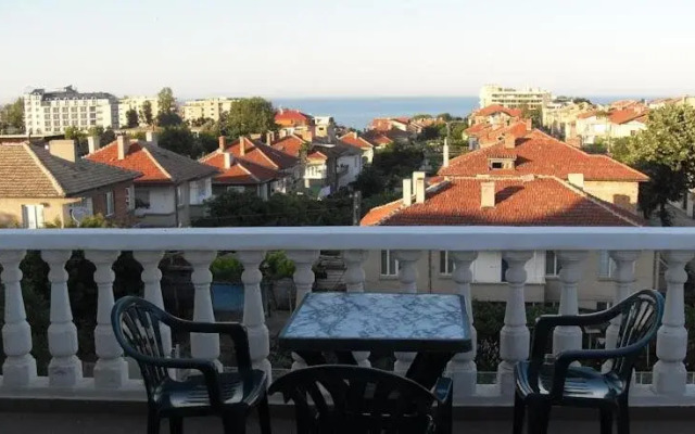 Kirovi Guest House