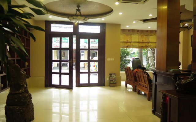 Sunflowers Hotel
