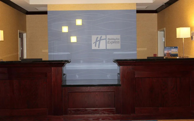 Holiday Inn Express & Suites Niles