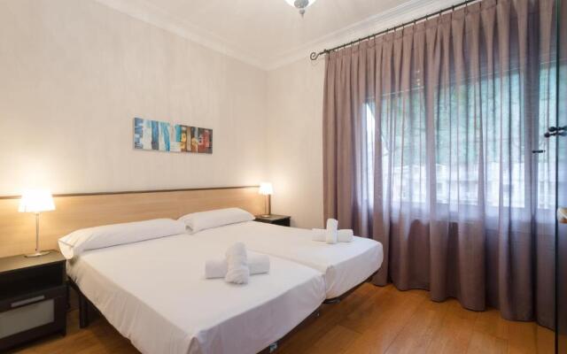 Sagrada Familia - Gaudi Apartment