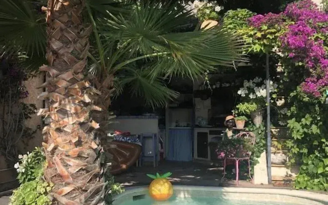 Les Grimaldines - Maison d'Hotes C 2 Bis