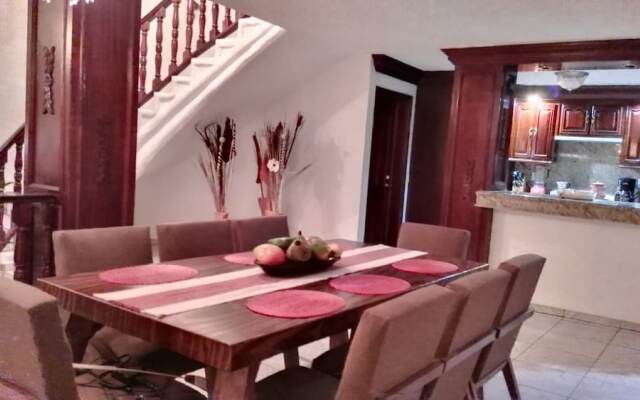 Lia Ajijic - Lakeside B&B